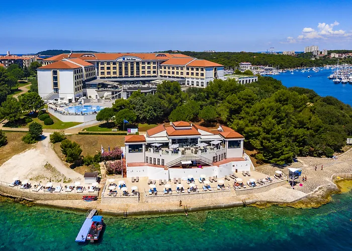 Hotell Park Plaza Histria 4*
