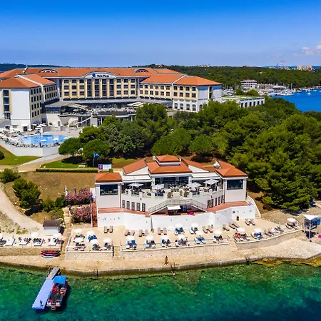 Hotel Park Plaza Histria 4*