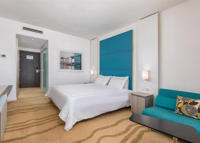 파크 플라자 히스트리아 4* 풀라