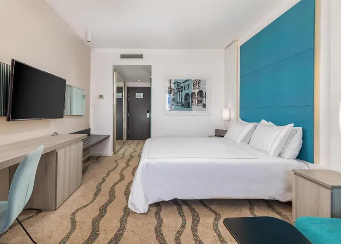 파크 플라자 히스트리아 4* 풀라